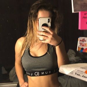 Grey and black medium patted sports bra!!!🤩
